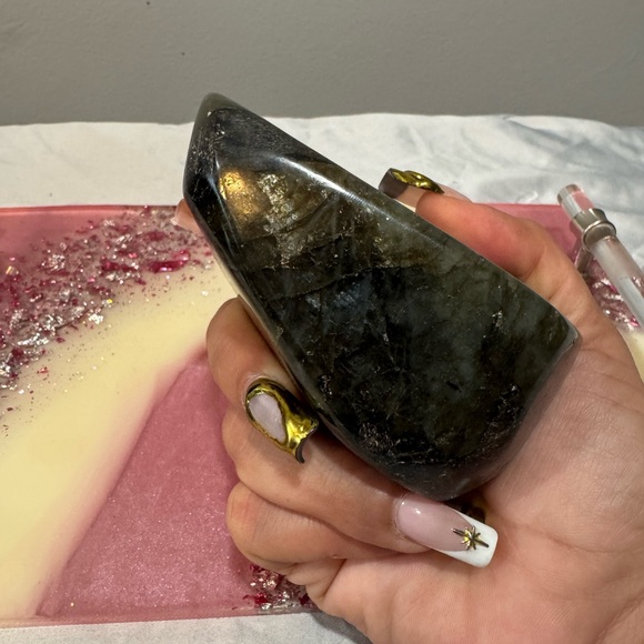 Labradorite Stone - Picture 7 of 7